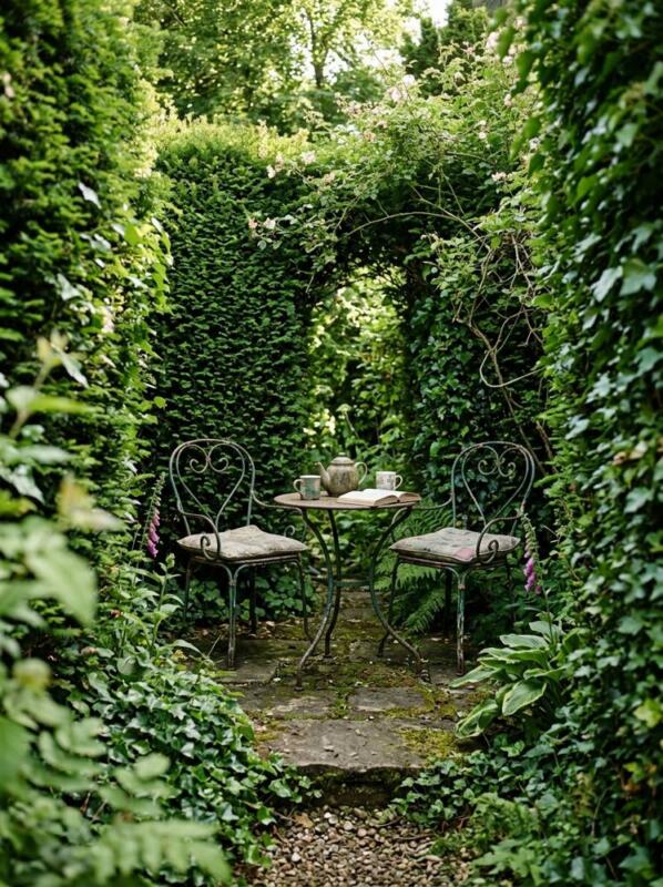 A Secret Nook behind the Hedges – garden seating area idea for UK gardens